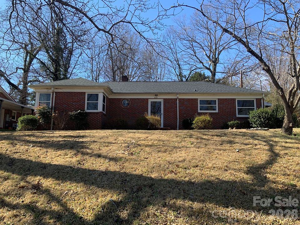 1st image of 626 3rd Avenue Dr SE