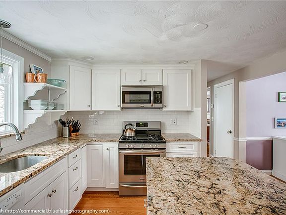 5th image of 25 Oak Hill Dr