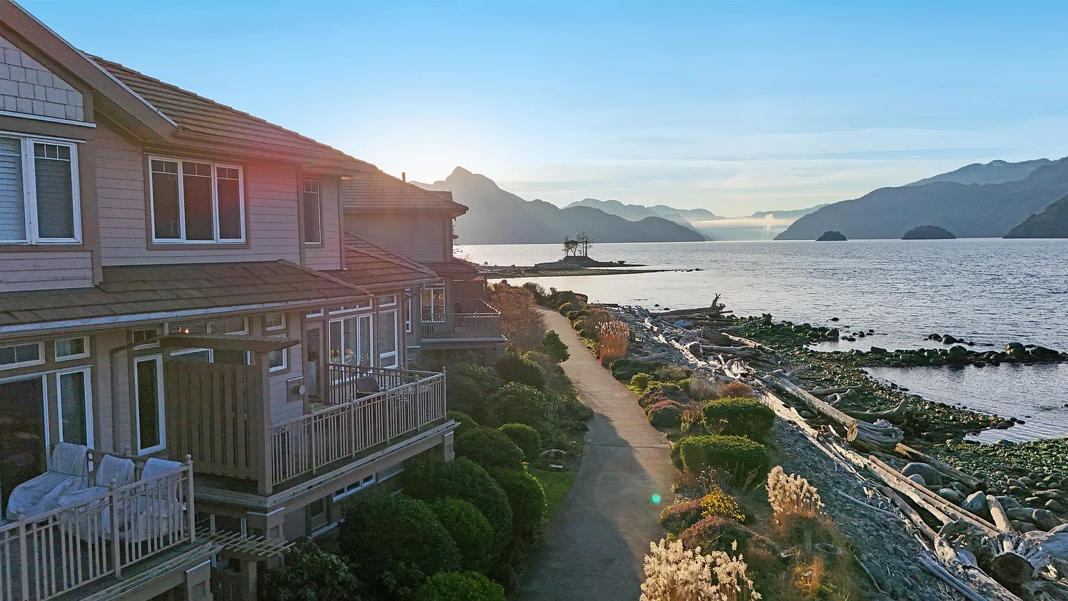 7 Beach Dr photo 1
