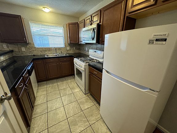 3rd image of 211 Natalen Ave APT 210