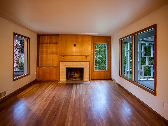 5th image of 3713 E 22nd Ave