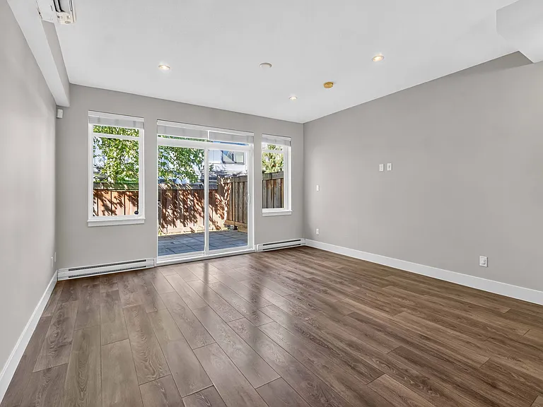 5048 Savile Row #D270 — Photo 4