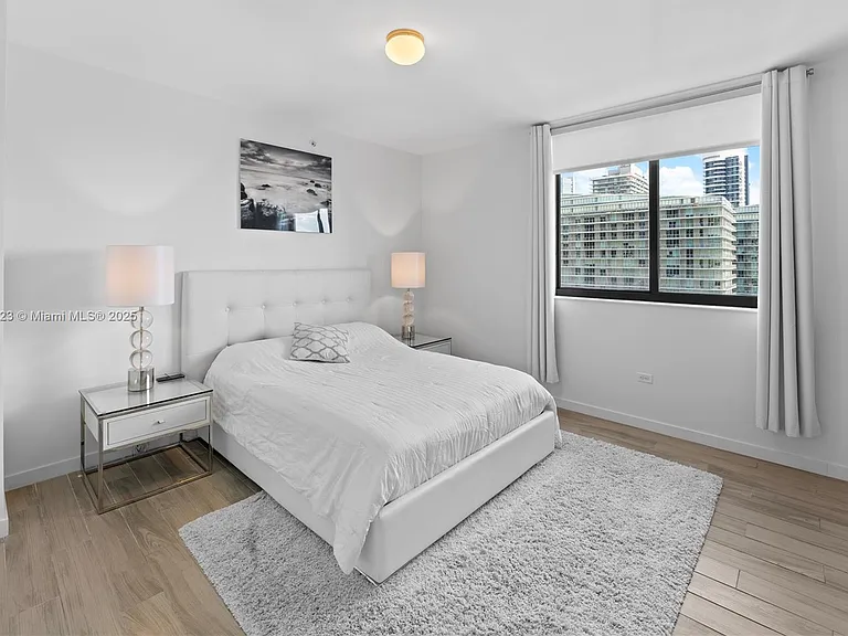 999 SW 1st Ave #3304 — Photo 4