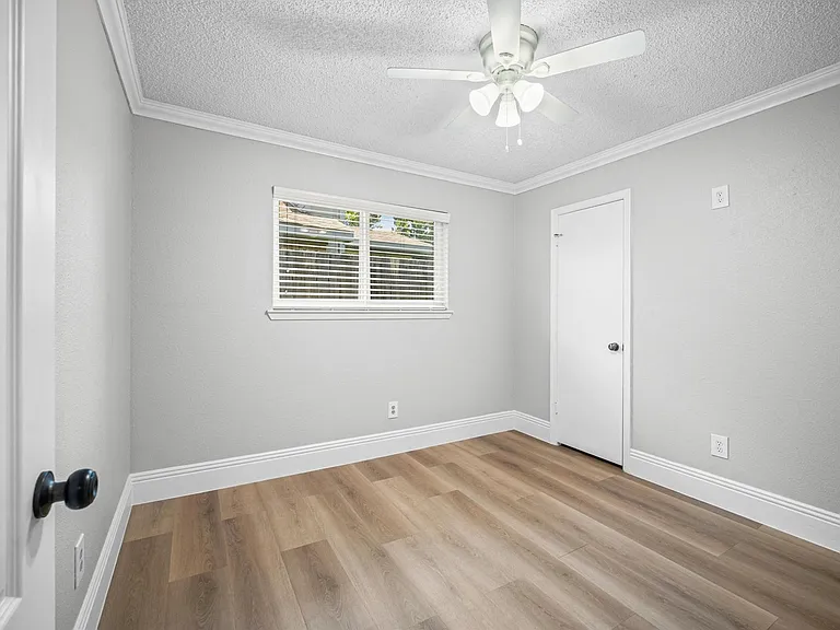 24211 Landing Way Dr — Photo 12