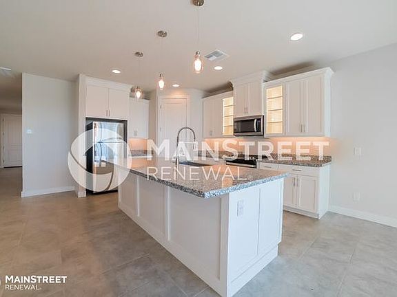 4th image of 8712 S 69th Dr