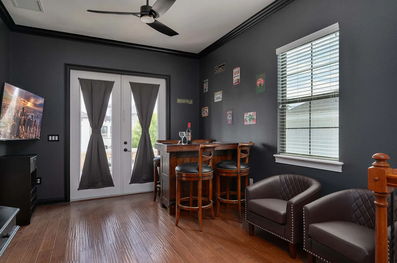 5 bed, 5.0 bath, 3519 sqft, $12,996 — Photo 2