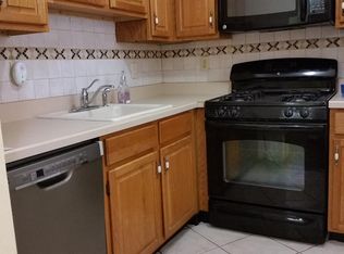 135 Beverly Hills Ter, Woodbridge, NJ 07095