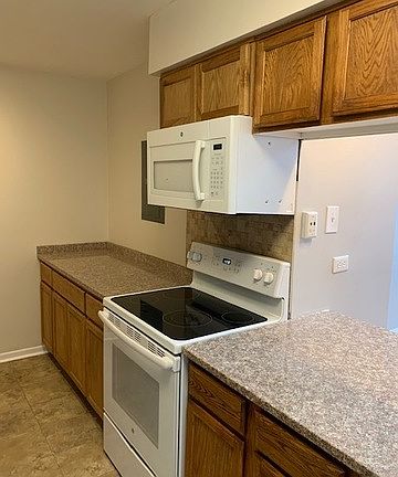 3rd image of 1413 E Wyndham Cir APT 202