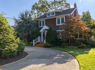 389 Hempstead Ave, Rockville Centre, NY 11570