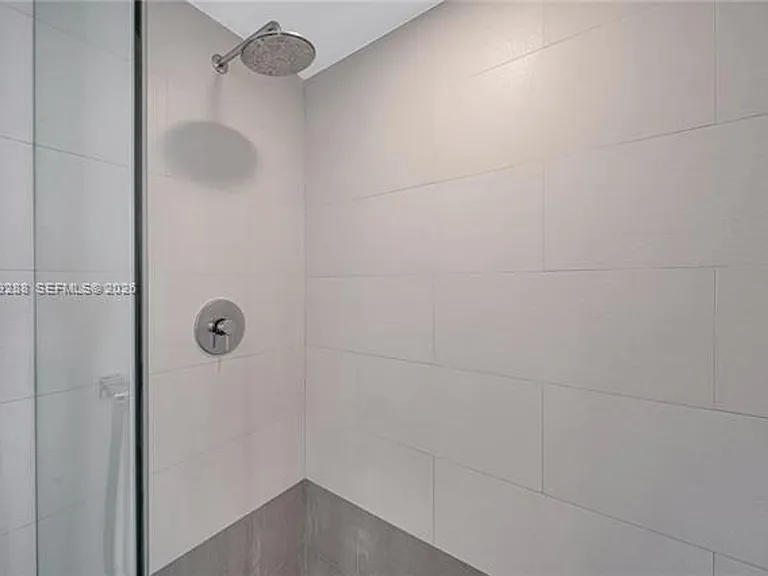 55 SE 6th St #1803 — Photo 27
