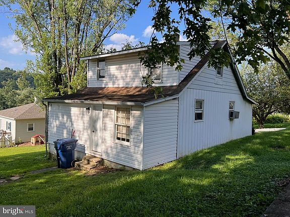 2nd image of 116 Oak Ave