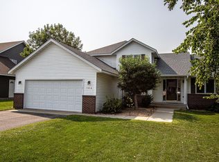 704 Eastridge Dr, Northfield, MN 55057