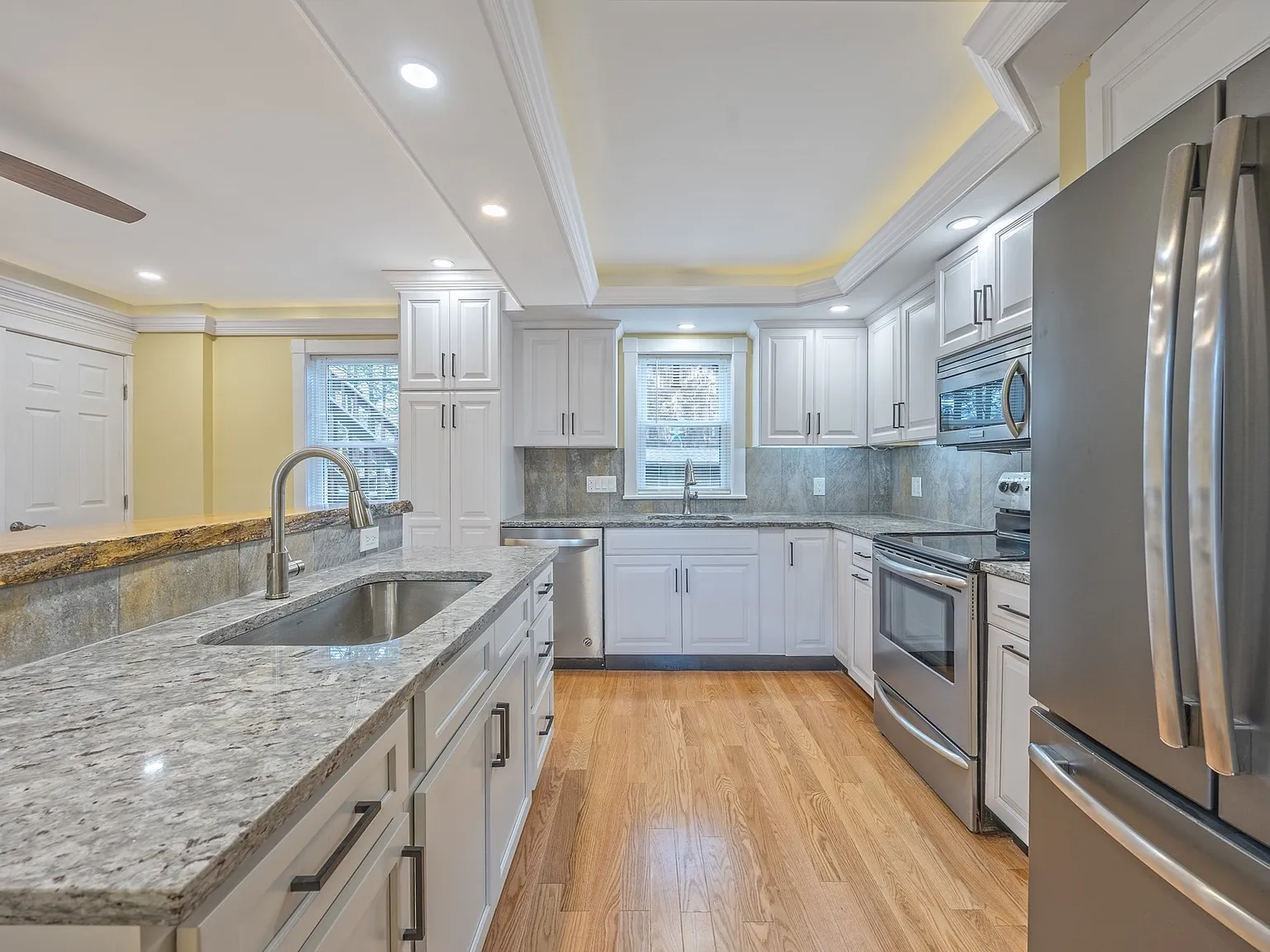 3 bed, 1200 sqft, $2,350 — Photo 2