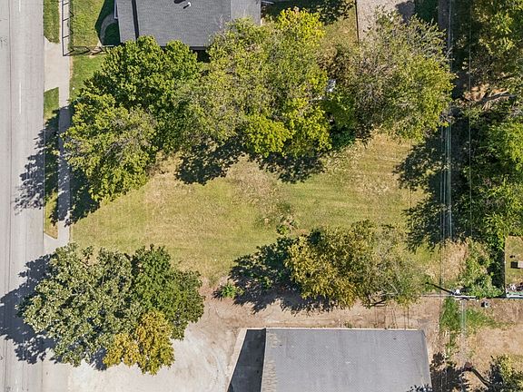 5th image of 2122 E Pine St