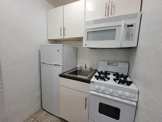 Rented by Corcoran | media 9