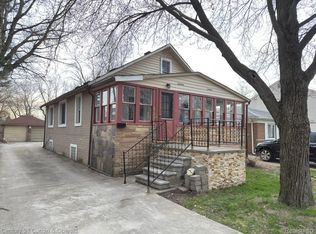8644 Nightingale St, Dearborn Heights, MI
