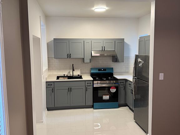 3rd image of 6610 S Minerva Ave #1