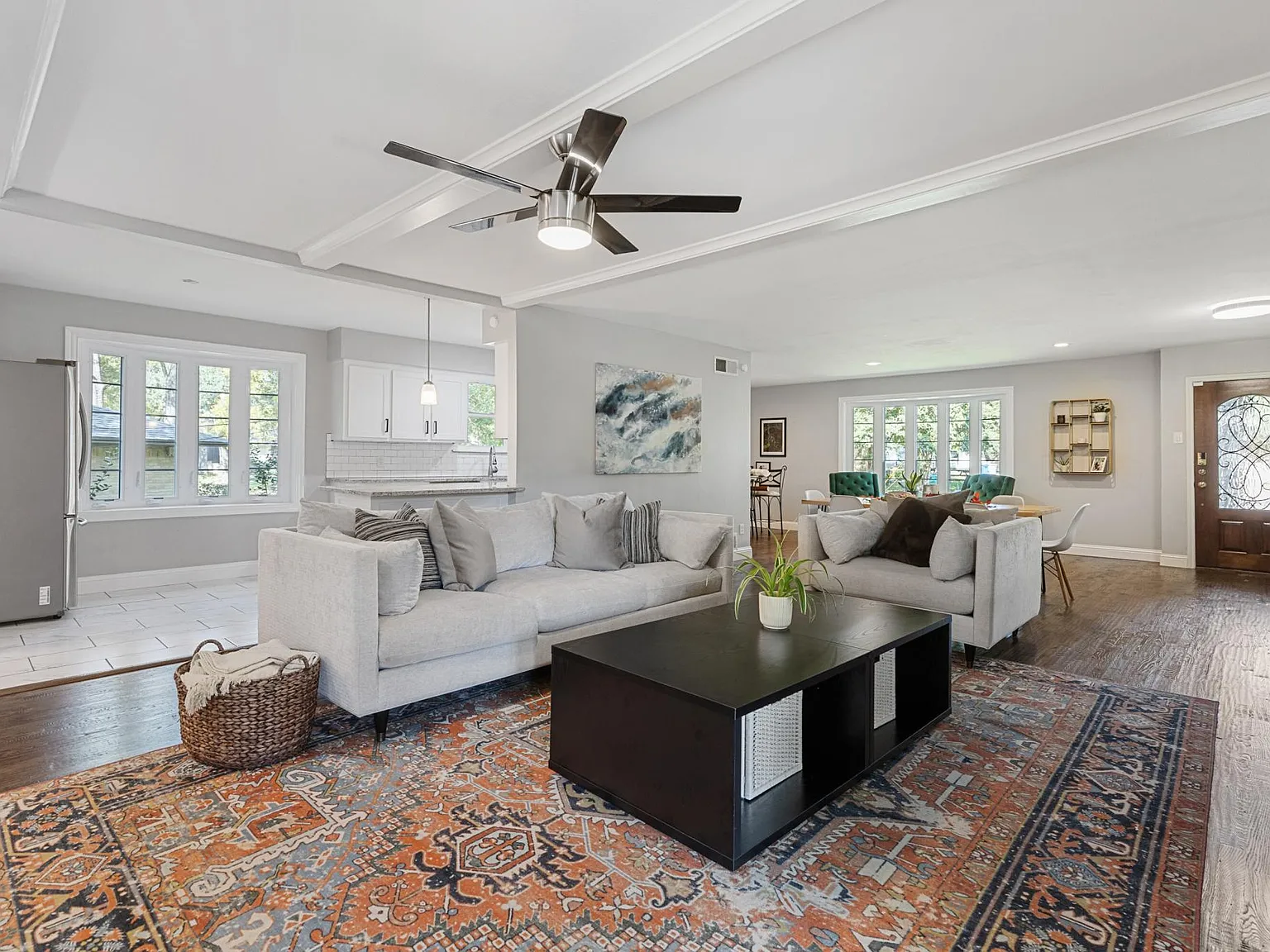 3 bed, 1937 sqft, $3,000 — Photo 3