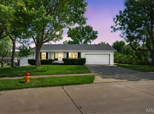 2133 Rountree Dr, Saint Louis, MO 63136