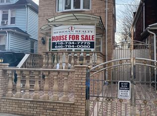 6320 Saunders St, Flushing, NY