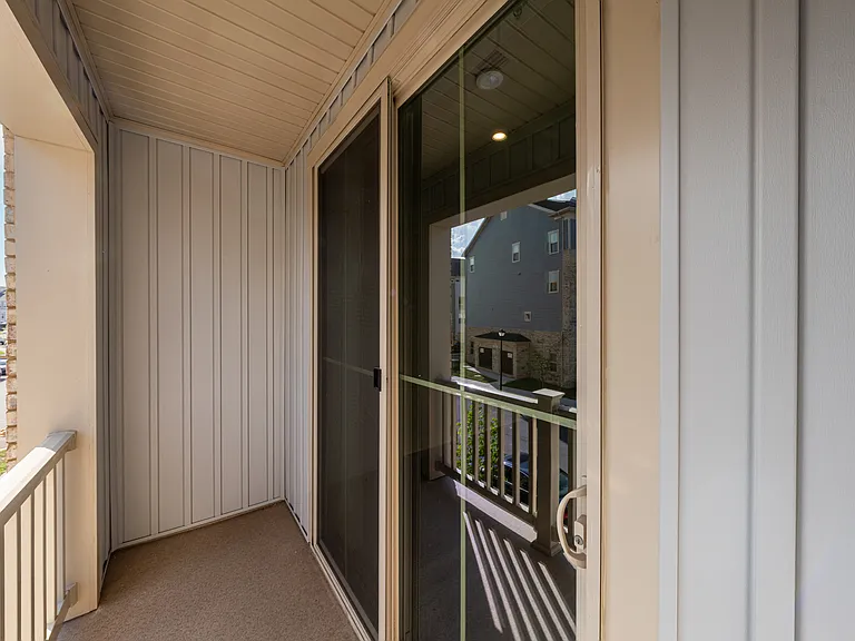 42560 Invergordon Ter — Photo 20