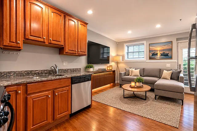 Kitchen w living / dining area
