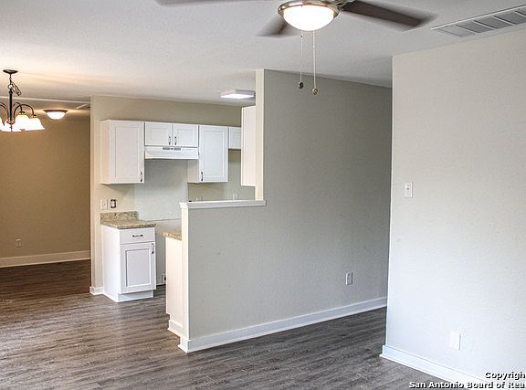 4th image of 8603 White Star St