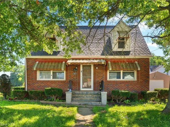 267 26th St NW, Barberton, OH 44203