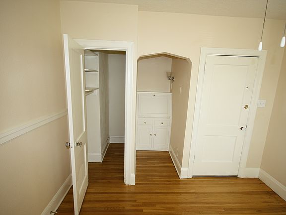 3rd image of 4263 SE Belmont St APT 204