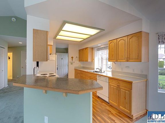 4th image of 651 W Stratford Ct