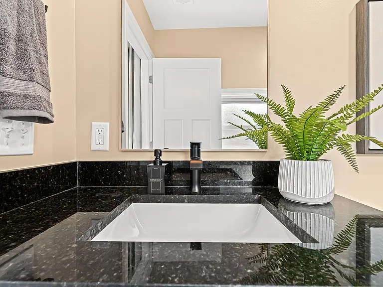 295 Euclid St — Photo 22