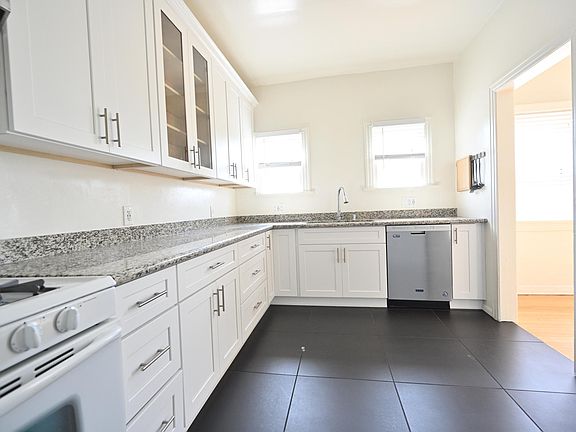 4th image of 818 Obispo Ave