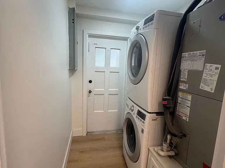 1235 Wilson St — Photo 18