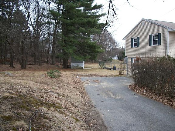 2nd image of 580 Chandler St