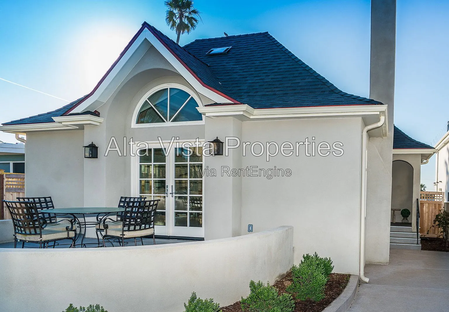 3 bed, 3.5 bath, 2171 sqft, $11,995 — Photo 2