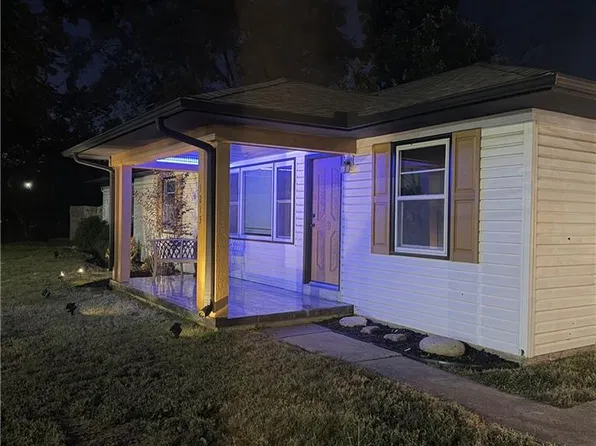 1213 S Maguire St, Warrensburg, MO 64093