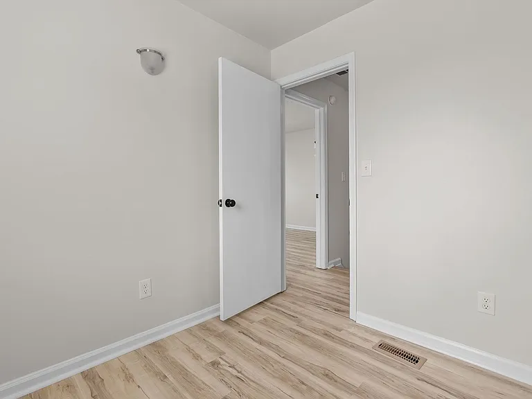 837 Little Bay Ave #3C — Photo 21
