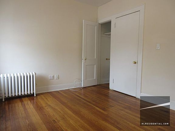 4th image of 2111 27th St APT D1