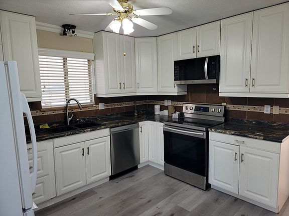 3rd image of 23023 Olund Cres