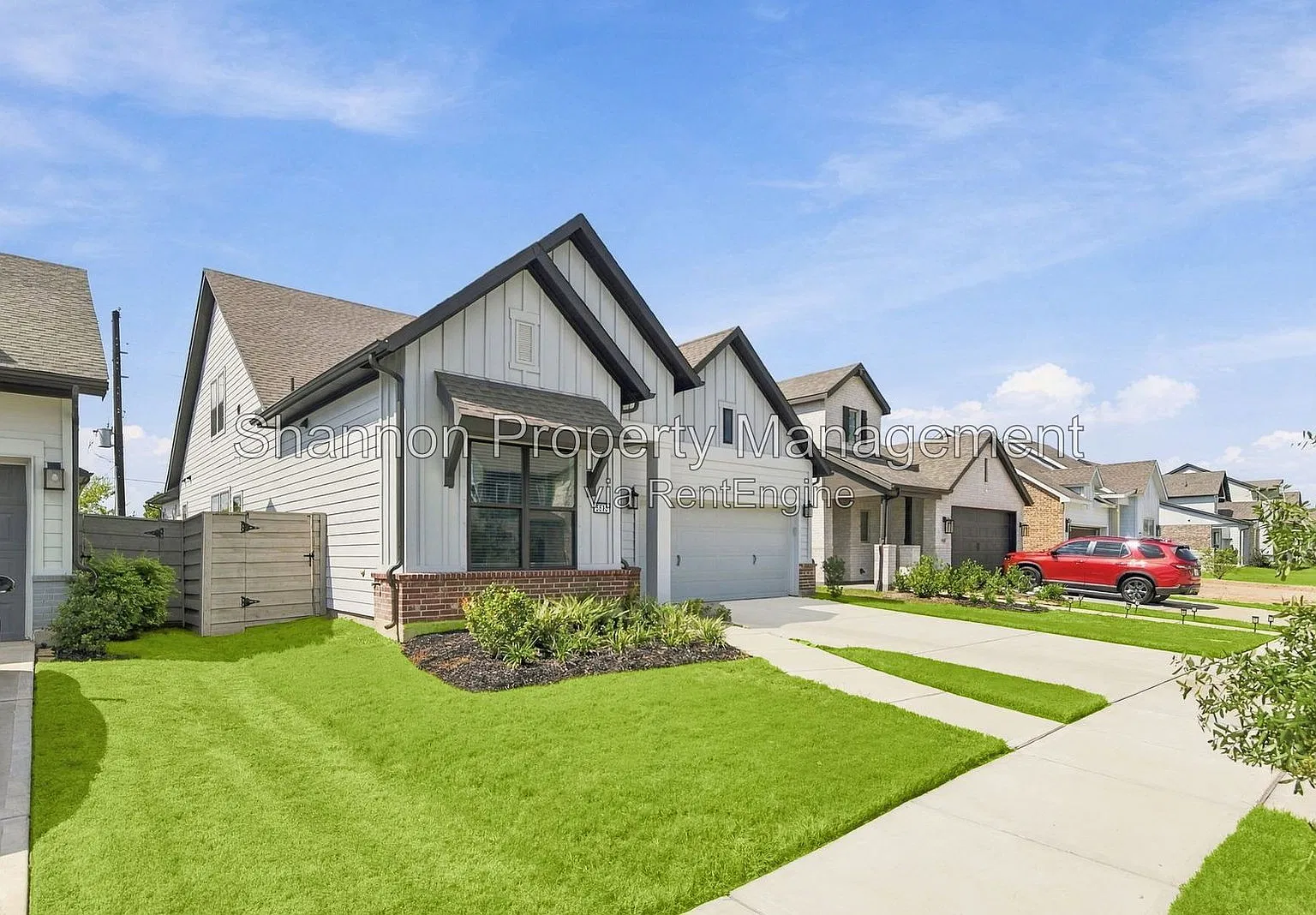 4 bed, 3.0 bath, 2692 sqft, $3,590 — Photo 2