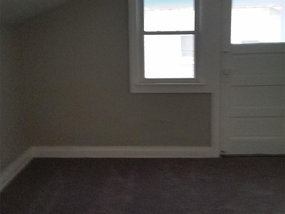5th image of 515 E Harwood St