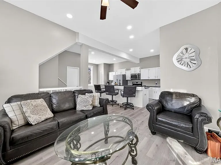 28 Columbus Square Dr — Photo 8