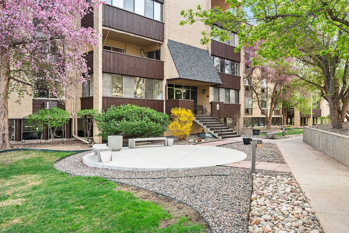 Building Photo - 7040 E Girard Ave #309