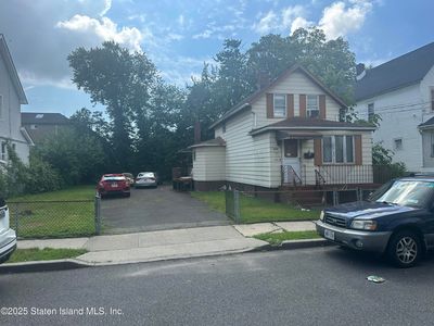 209 Simonson Ave, Staten Island, NY, 10303