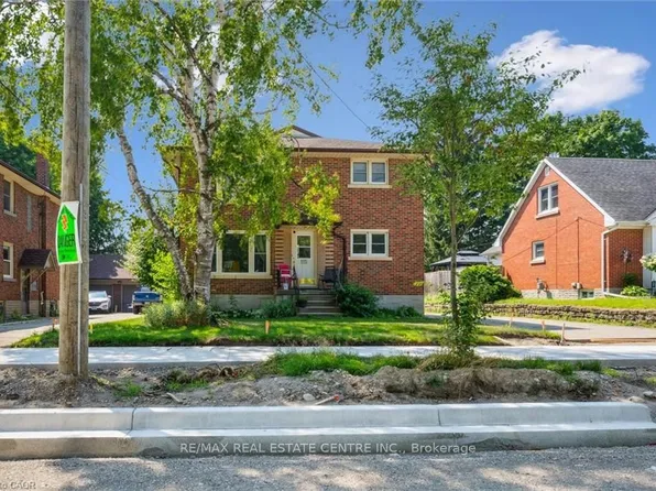 115 Marlborough Ave #3, Kitchener, ON N2M 1H7