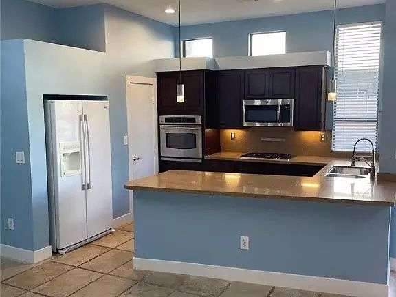 3rd image of 208 Macadamia Nut Ave