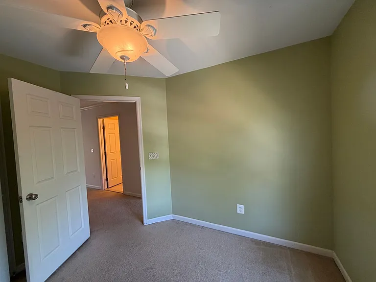 829 Rainier Rd — Photo 32