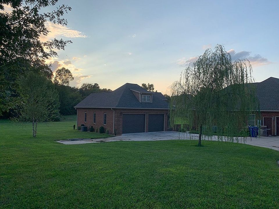 2nd image of 640 Enclave Point