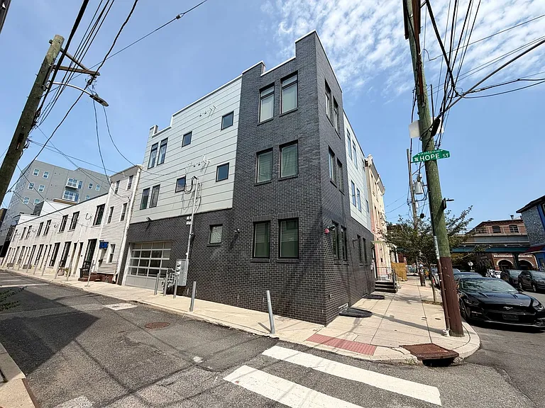 113 Master St #C — Photo 3