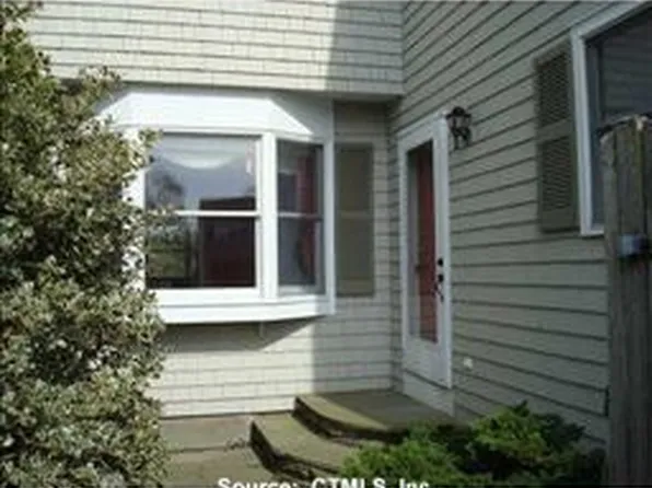 12 Quanaduck Cove Ct, Stonington, CT 06378